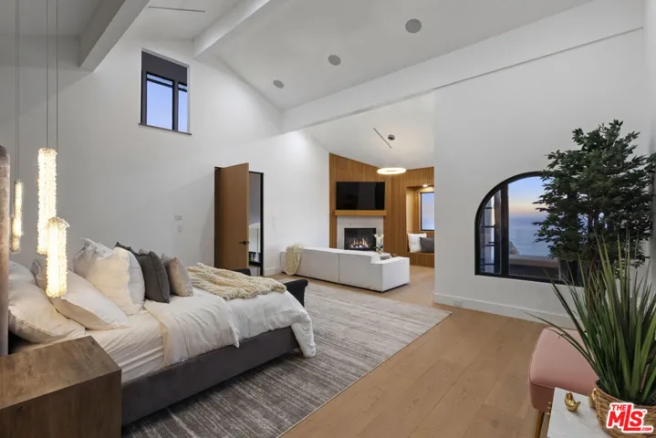 3909 Villa Costera, Malibu, California 90265