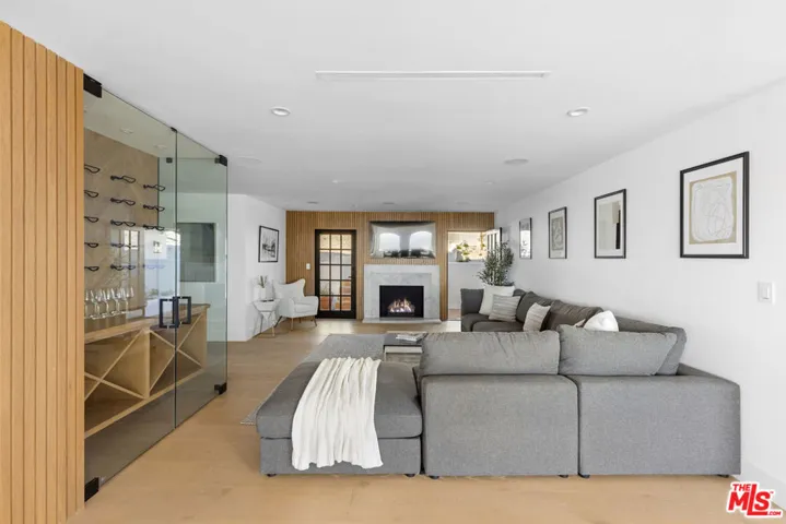 3909 Villa Costera, Malibu, California 90265
