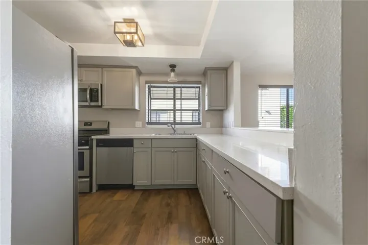 14715 Saticoy Street 14, Van Nuys, California 91405