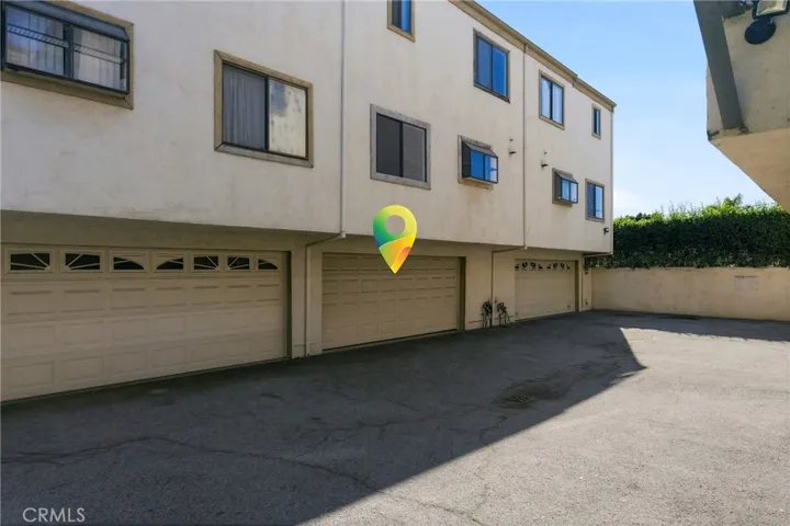 14715 Saticoy Street 14, Van Nuys, California 91405