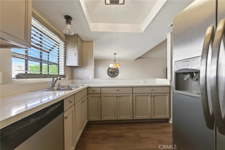 14715 Saticoy Street 14, Van Nuys, California 91405