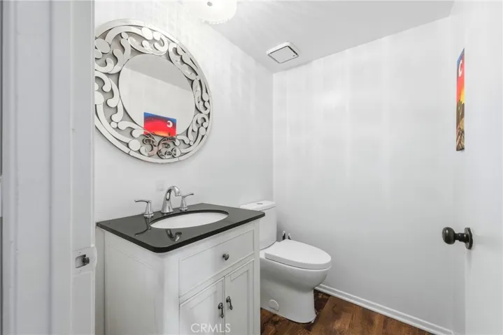 14715 Saticoy Street 14, Van Nuys, California 91405