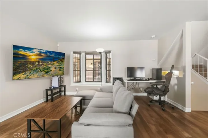 14715 Saticoy Street 14, Van Nuys, California 91405