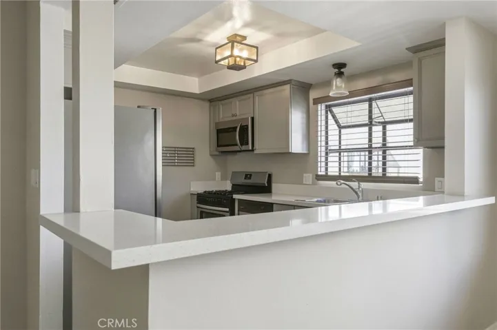 14715 Saticoy Street 14, Van Nuys, California 91405
