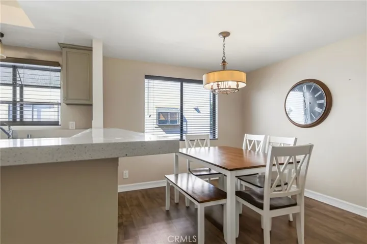 14715 Saticoy Street 14, Van Nuys, California 91405