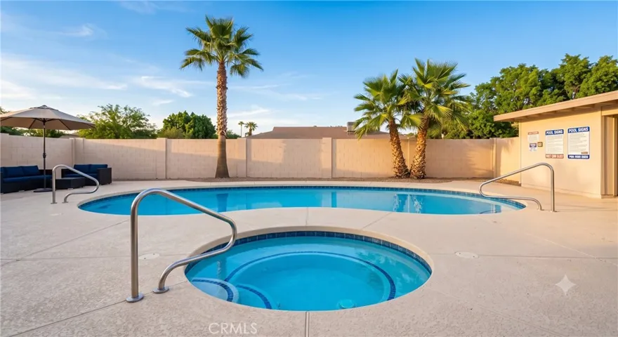 14715 Saticoy Street 14, Van Nuys, California 91405