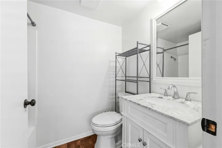 14715 Saticoy Street 14, Van Nuys, California 91405