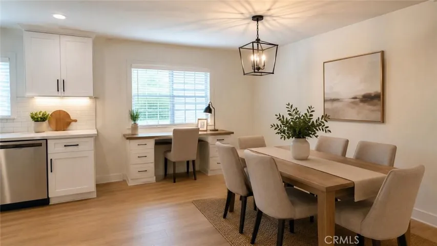 Virtually Staged Dining/In-kitchen eating space