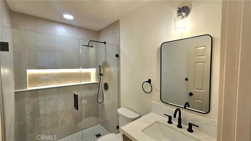 Second bathroom - upstairs
