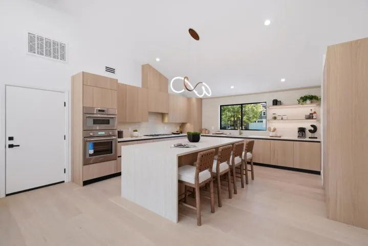 1389 Chelsea Drive, Los Altos, California 94024