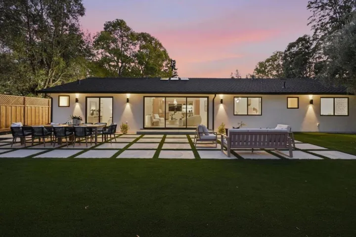 1389 Chelsea Drive, Los Altos, California 94024
