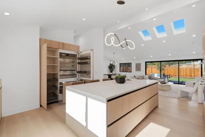 1389 Chelsea Drive, Los Altos, California 94024
