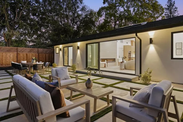 1389 Chelsea Drive, Los Altos, California 94024
