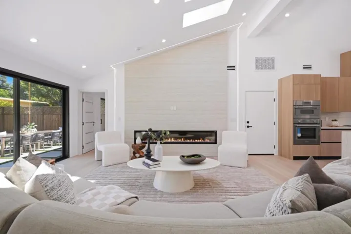 1389 Chelsea Drive, Los Altos, California 94024