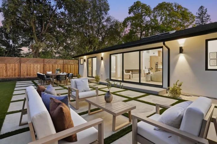 1389 Chelsea Drive, Los Altos, California 94024