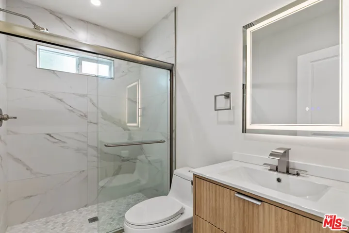 6930 Babcock Avenue, North Hollywood, California 91605