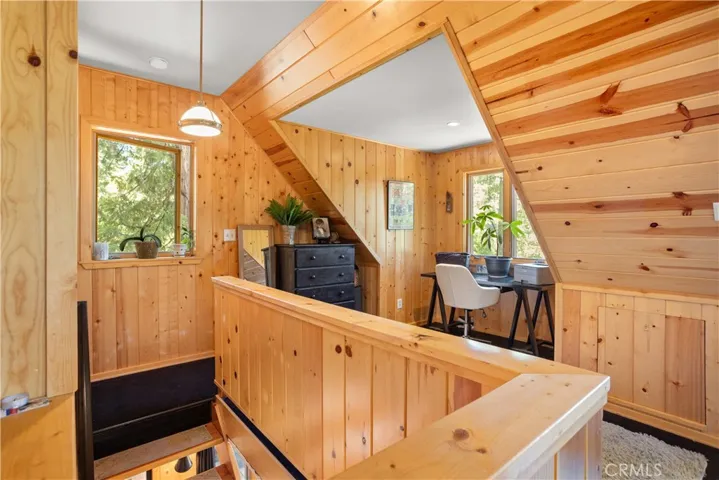 799 Crest Estates Drive, Lake Arrowhead, California 92352
