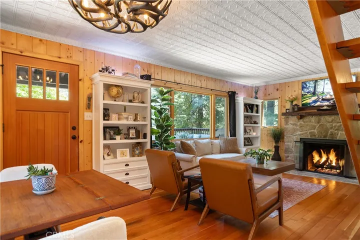 799 Crest Estates Drive, Lake Arrowhead, California 92352