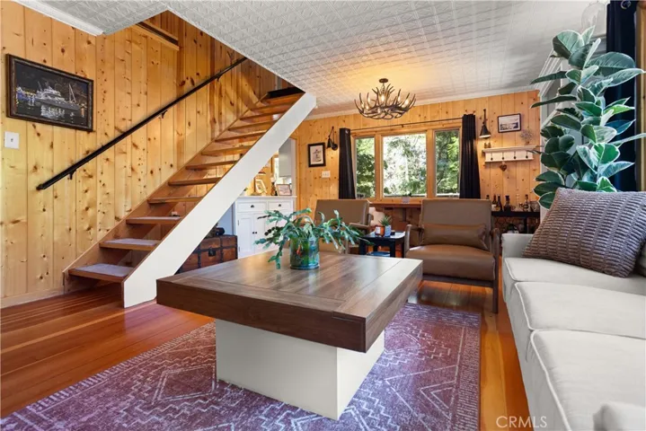 799 Crest Estates Drive, Lake Arrowhead, California 92352