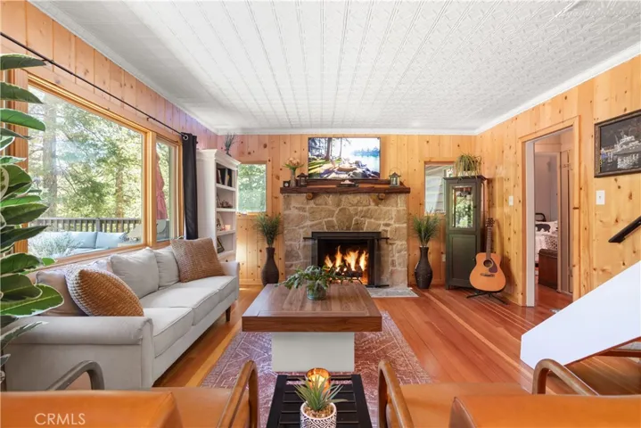 799 Crest Estates Drive, Lake Arrowhead, California 92352