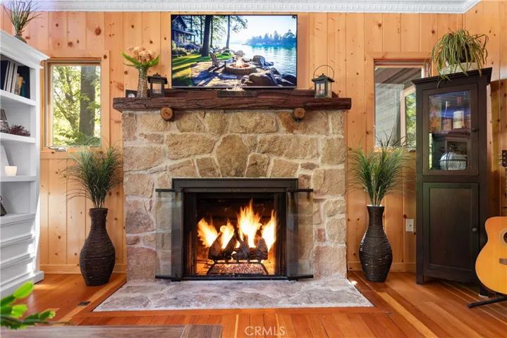 799 Crest Estates Drive, Lake Arrowhead, California 92352