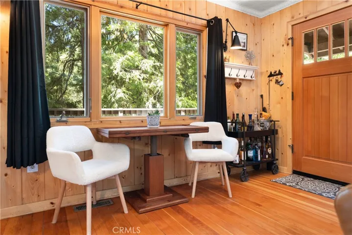 799 Crest Estates Drive, Lake Arrowhead, California 92352