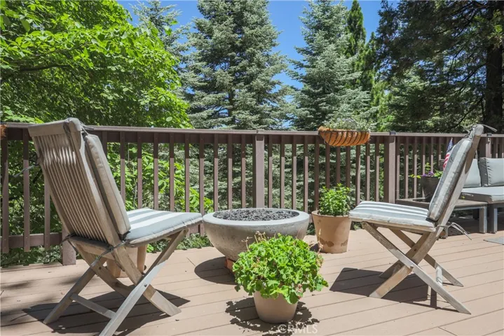799 Crest Estates Drive, Lake Arrowhead, California 92352