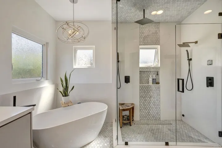 Soaking tub and Steam Shower