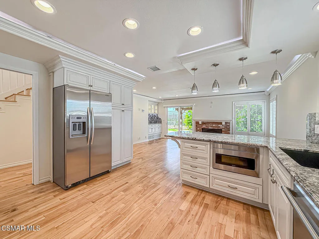 cFamily and Kitchen11