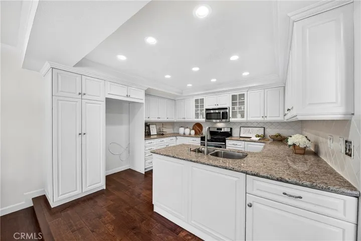 636 Colonial Circle, Fullerton, California 92835