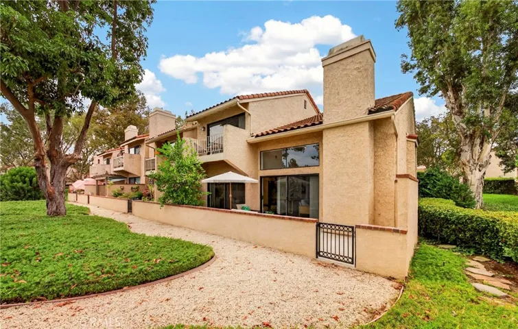 636 Colonial Circle, Fullerton, California 92835