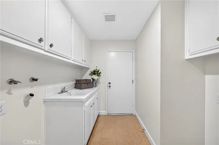 636 Colonial Circle, Fullerton, California 92835
