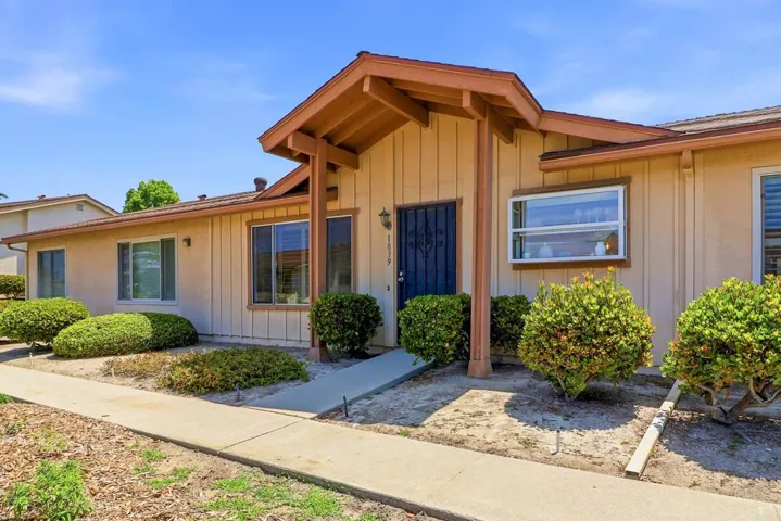 1039 Plover Way, Oceanside, California 92057