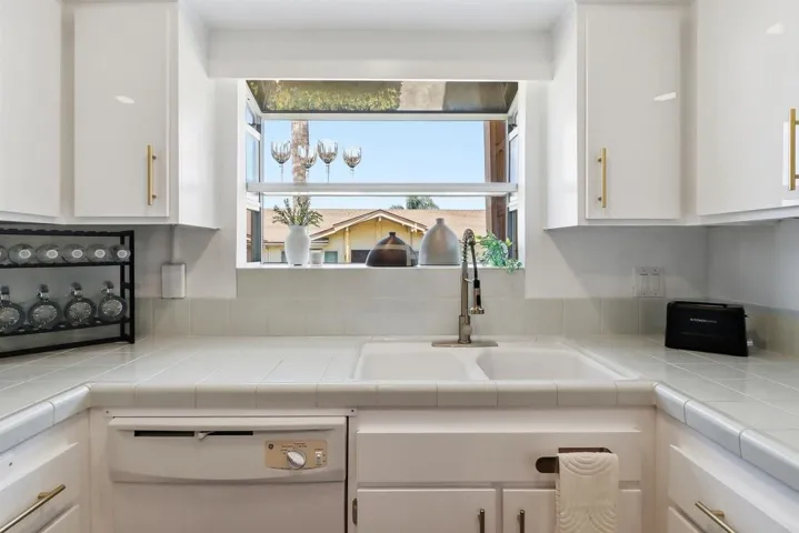 1039 Plover Way, Oceanside, California 92057