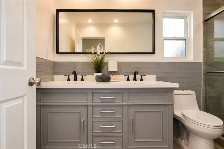 28 Cambridge, Irvine, California 92620