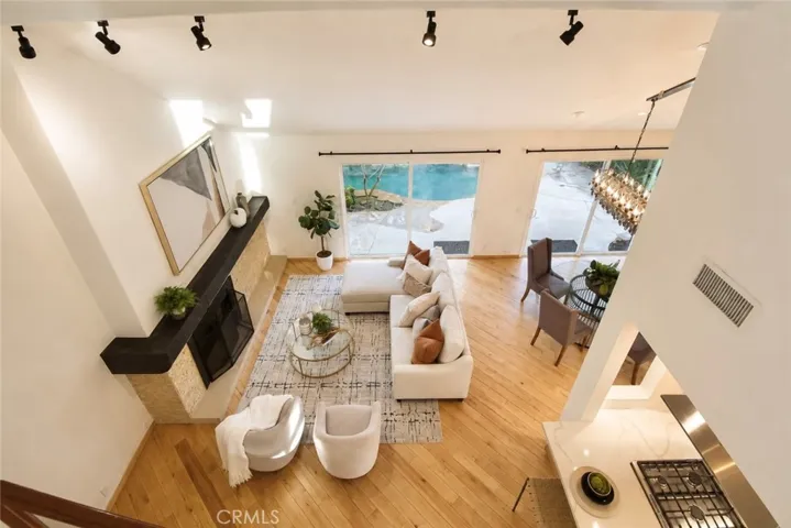 28 Cambridge, Irvine, California 92620