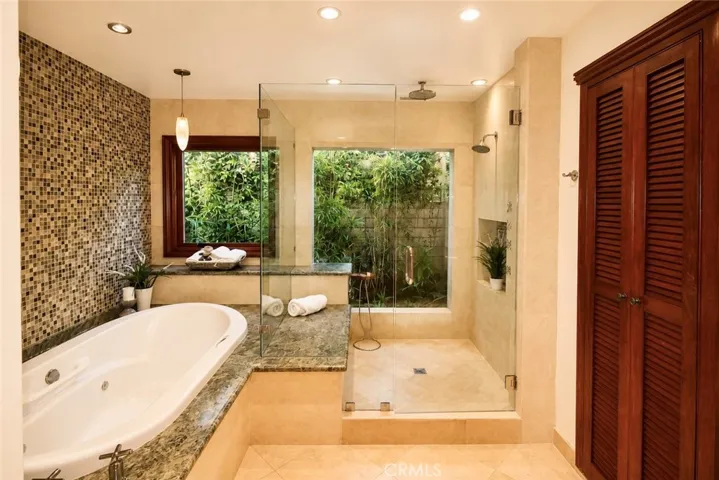 28 Cambridge, Irvine, California 92620