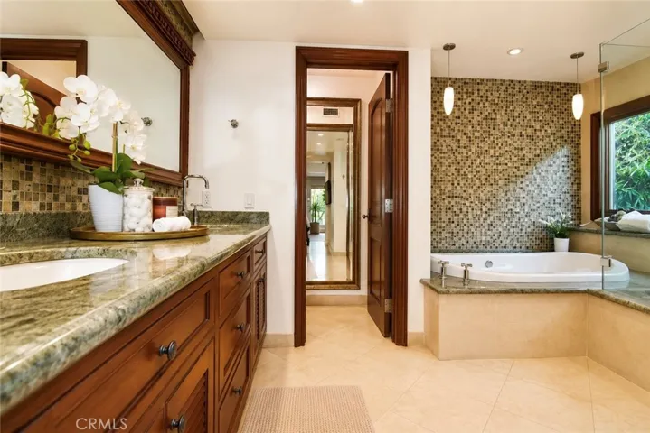 28 Cambridge, Irvine, California 92620