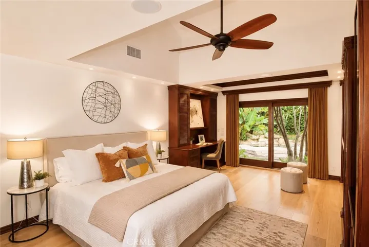 28 Cambridge, Irvine, California 92620
