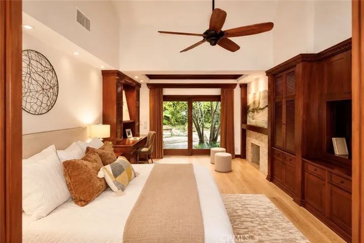 28 Cambridge, Irvine, California 92620