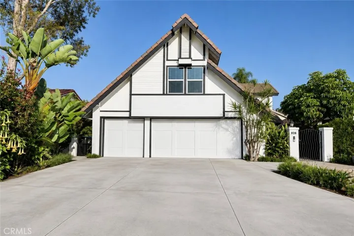28 Cambridge, Irvine, California 92620