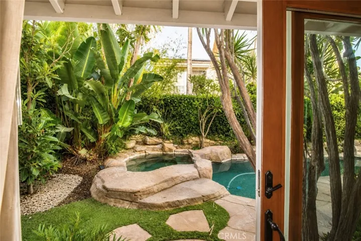 28 Cambridge, Irvine, California 92620