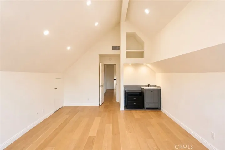 28 Cambridge, Irvine, California 92620