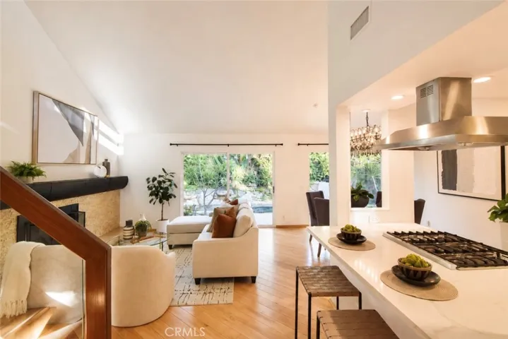 28 Cambridge, Irvine, California 92620