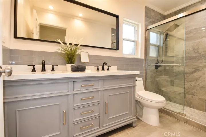 28 Cambridge, Irvine, California 92620