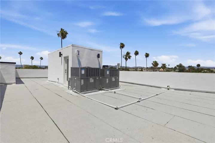 1430 S Cloverdale Avenue 1/2, Los Angeles, California 90019
