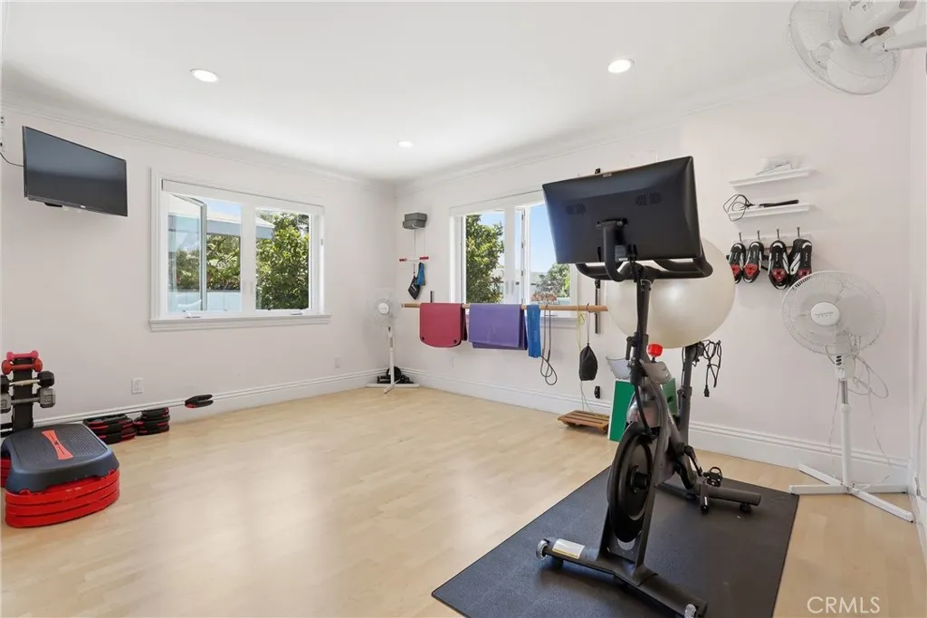 Save money and time with a home gym! Save money and time with a home gym!