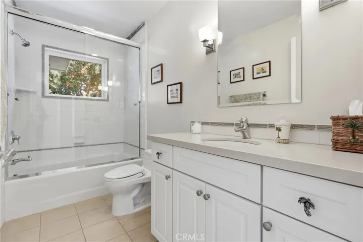 Full bath on second level.