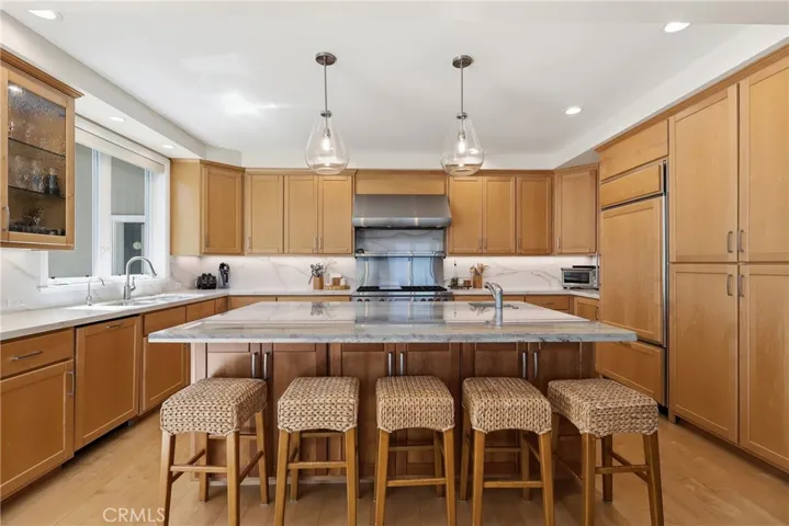 Island kitchen - the true hub of the home!