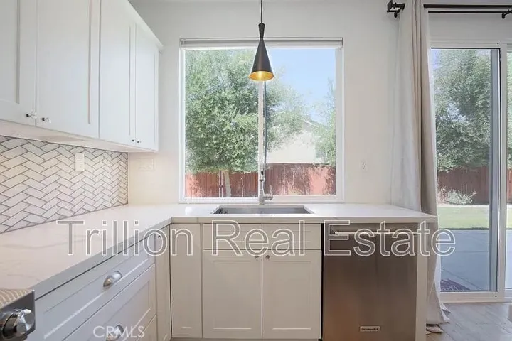 38929 Autumn Woods Road, Murrieta, California 92563